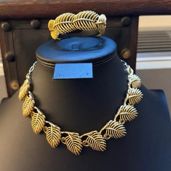 Lisner Demi Panure Gold Plated Garland Leaf Necklace & Bracelet. Pieces Signed. - Picture 4 of 9